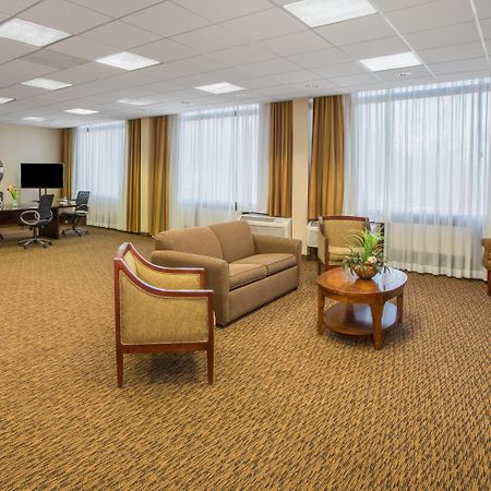 Crowne Plaza Cleveland Airport By Ihg Hotell Middleburg Heights Exteriör bild