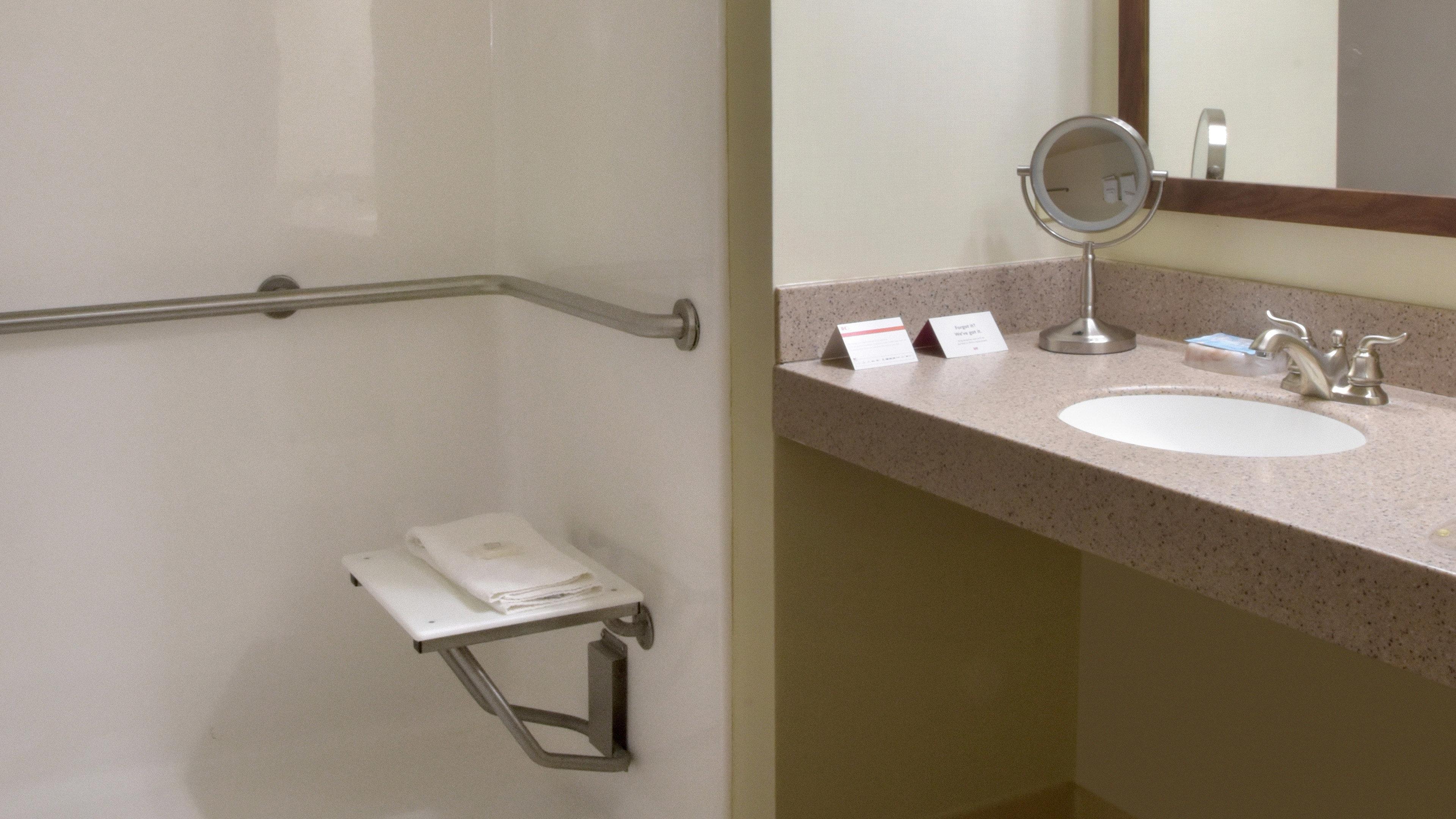 Crowne Plaza Cleveland Airport By Ihg Hotell Middleburg Heights Exteriör bild