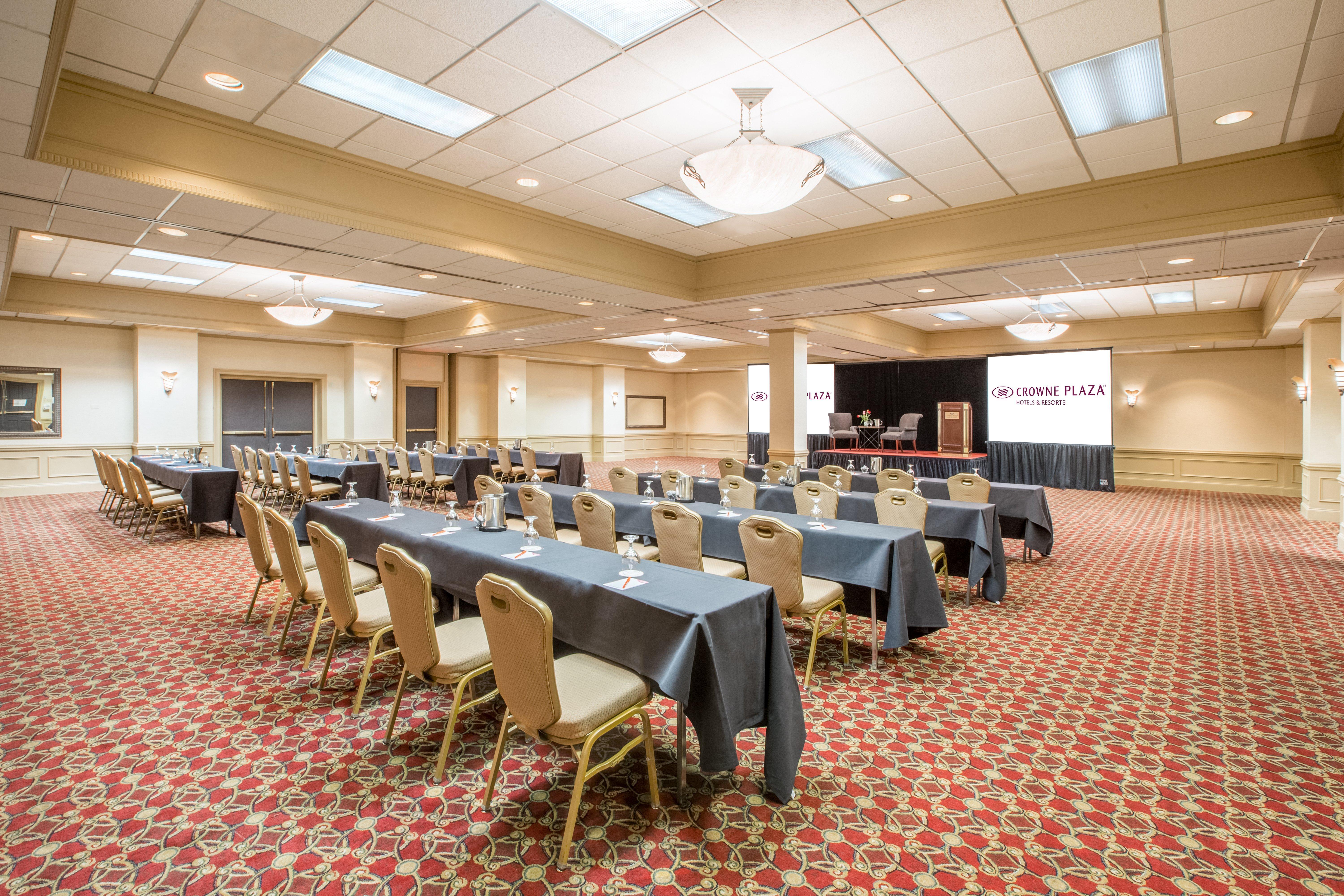 Crowne Plaza Cleveland Airport By Ihg Hotell Middleburg Heights Exteriör bild