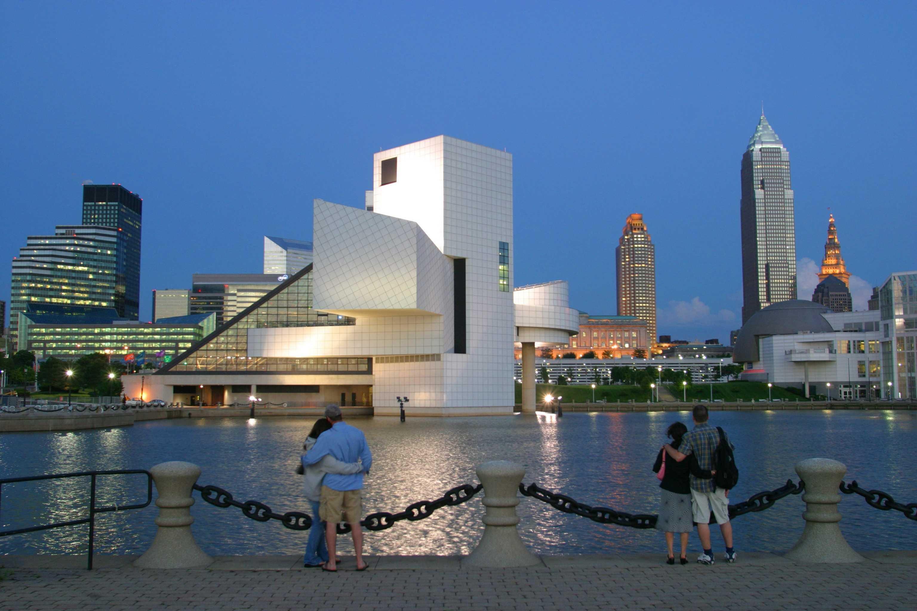 Crowne Plaza Cleveland Airport By Ihg Hotell Middleburg Heights Exteriör bild
