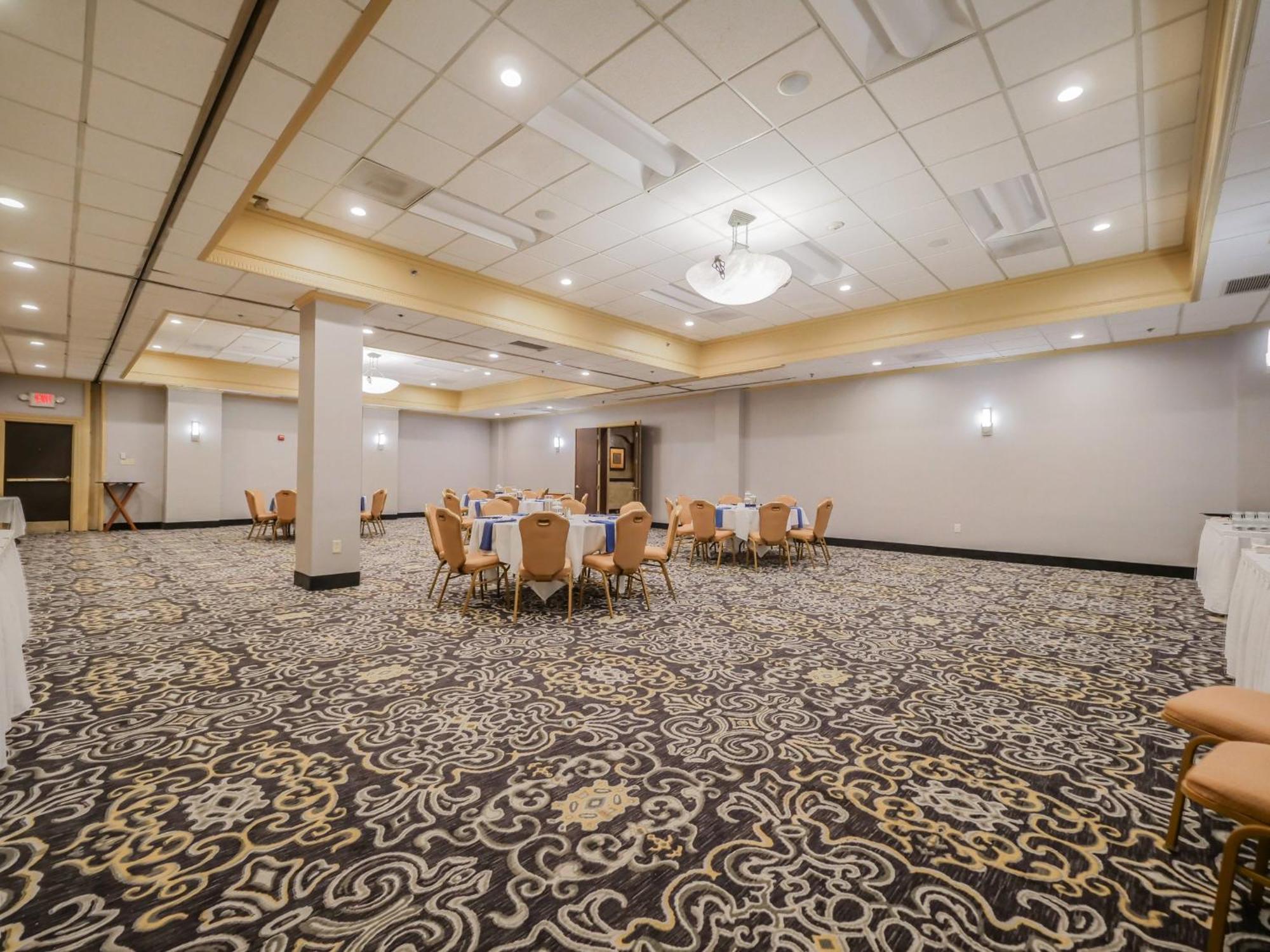 Crowne Plaza Cleveland Airport By Ihg Hotell Middleburg Heights Exteriör bild