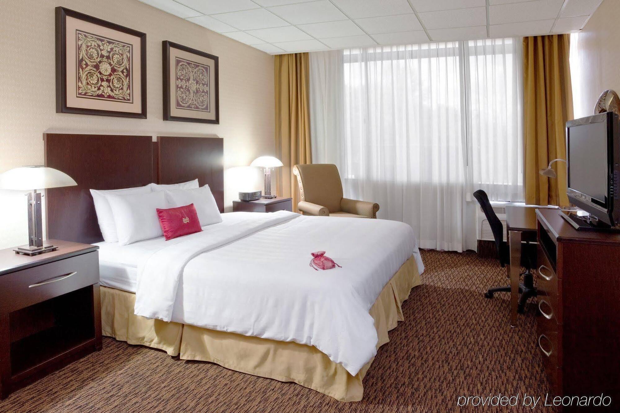 Crowne Plaza Cleveland Airport By Ihg Hotell Middleburg Heights Exteriör bild